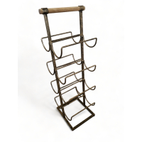 Wijnrek staand 8 flessen metaal goud met houten handvat. Afmetingen 19,5 x 19,5 x 60 cm